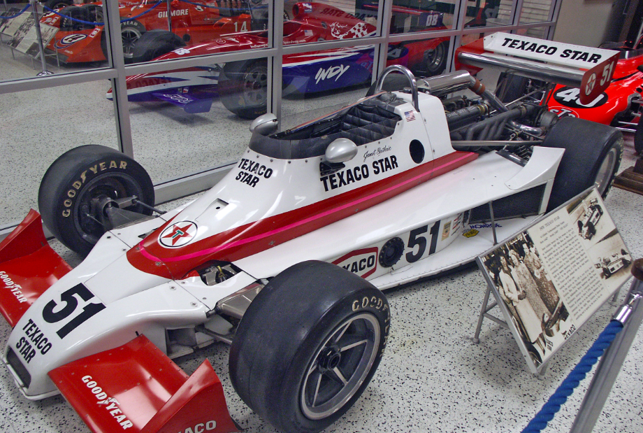 1977: First woman to compete in the Indianapolis 500
